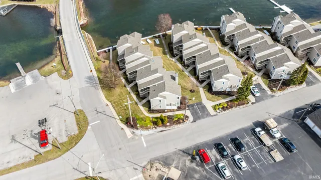 $349,900 | 300 East Medusa Street, Unit 5D, Syracuse, IN 46567