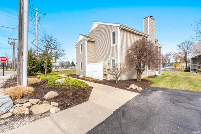 $349,900 | 300 East Medusa Street, Unit 5D, Syracuse, IN 46567