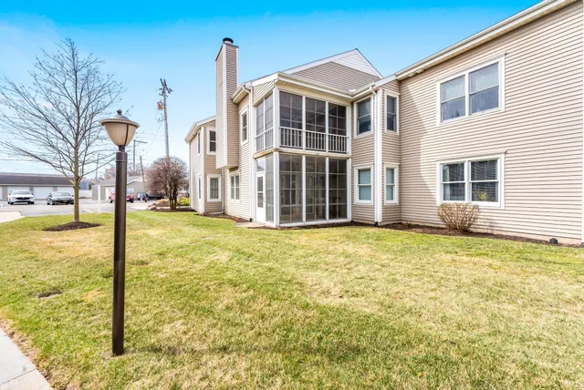 $349,900 | 300 East Medusa Street, Unit 5D, Syracuse, IN 46567