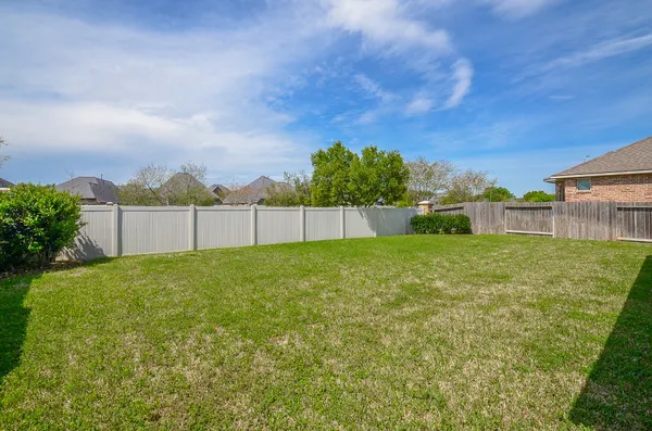 $2,900 | 18 Fountain Bend Lane, Richmond, TX 77406