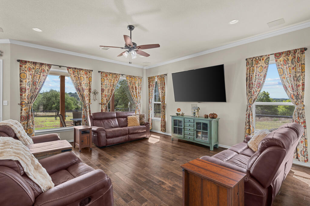2873 Ranch Road Fredericksburg, TX 78624 - Photo 11 of 46 Gallery Image 11