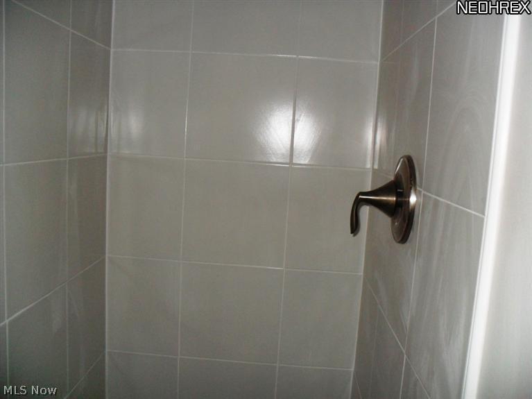 3694 Duffield Road Kent, OH 44240 - Photo 15 of 23 Second full bath.