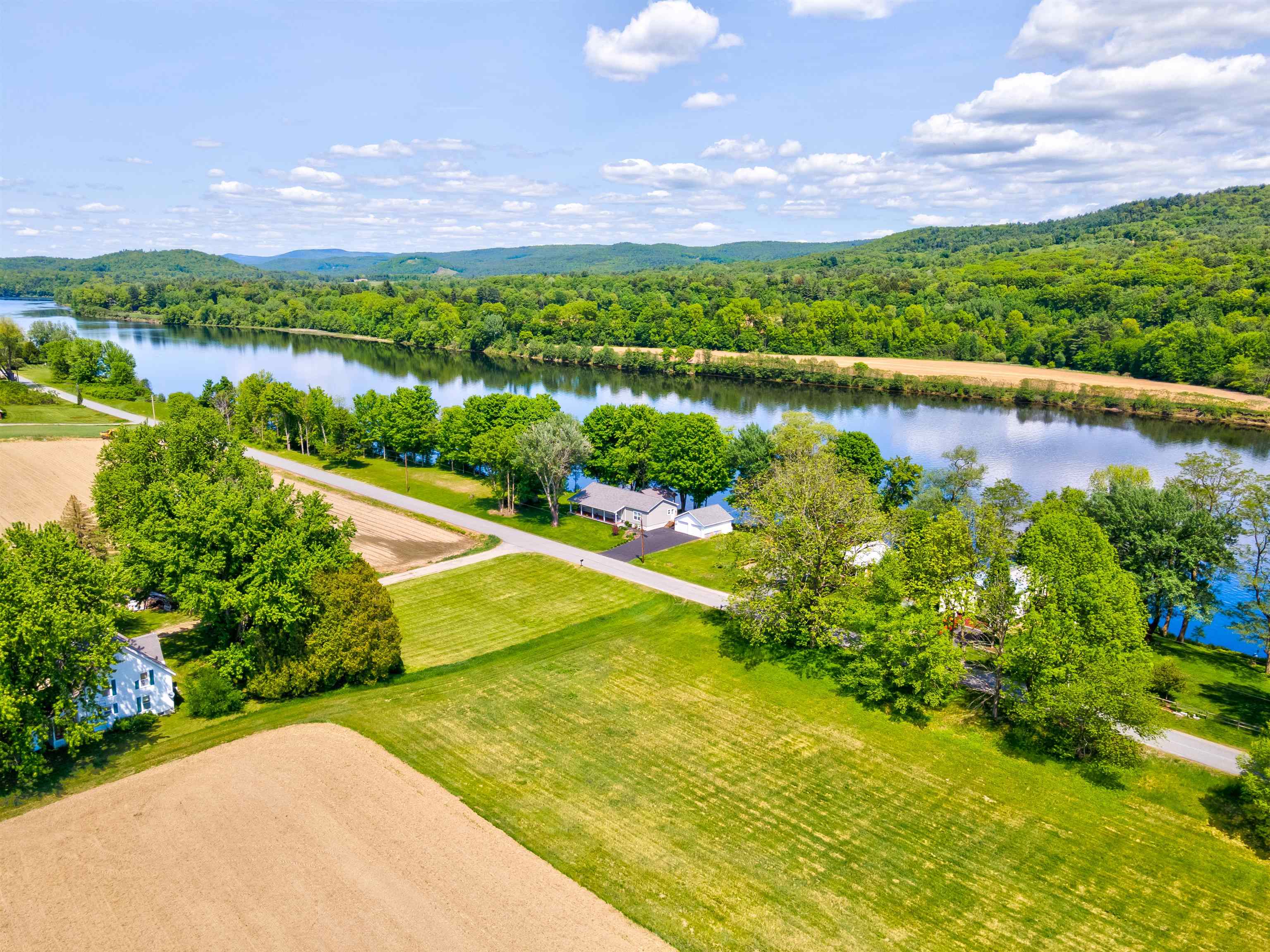 513 Old Connecticut River Road Springfield, VT 05156 - Photo 12 of 37