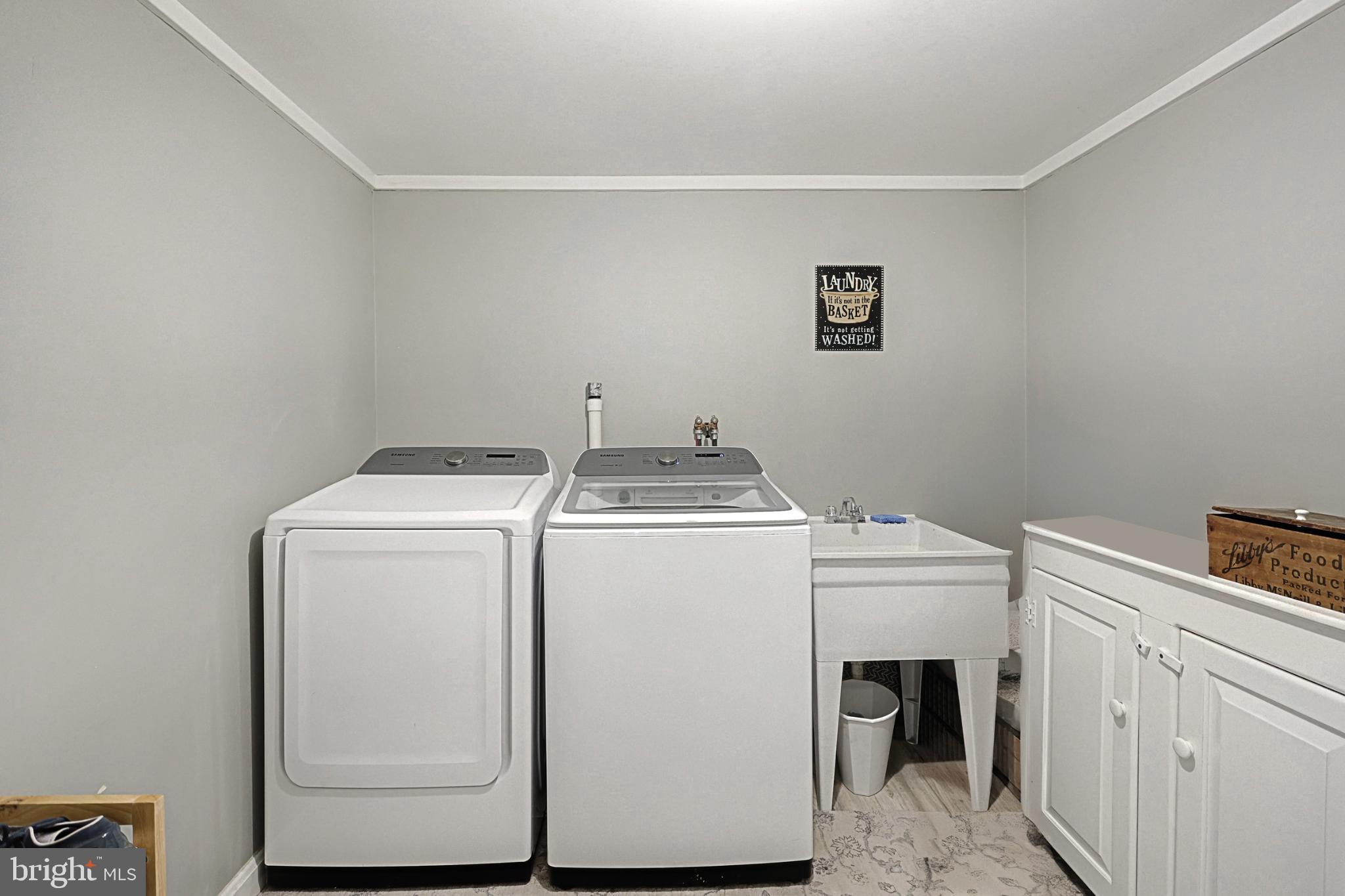 6927 York Road Abbottstown, PA 17301 - Photo 24 of 41 a utility room with dryer and washer
