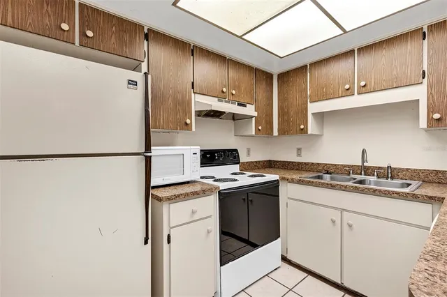 $179,000 | 168 Windtree Lane, Unit 203, Winter Garden, FL 34787