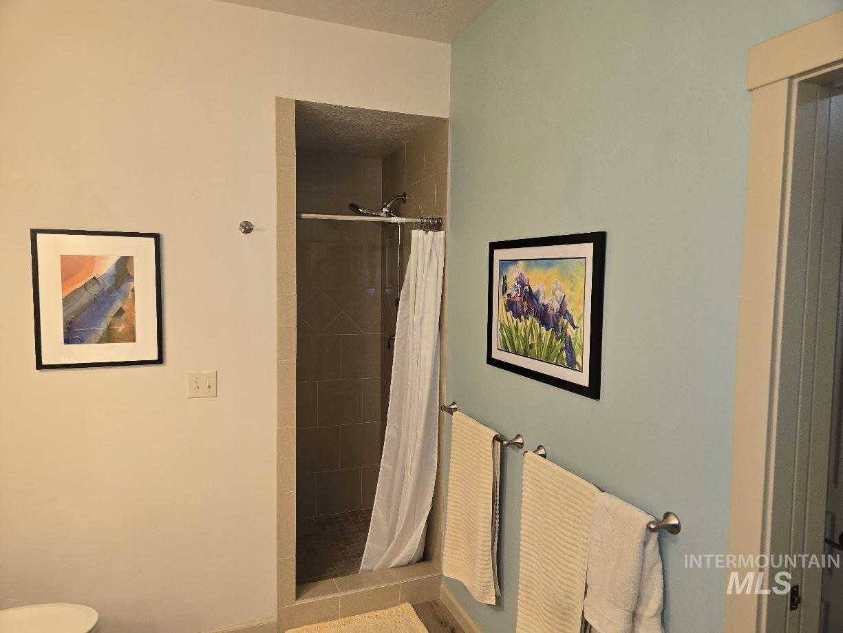 2846 North Cloverdale Road, Unit 144 Boise, ID 83713 - Photo 10 of 24 Walk-In Tile Shower