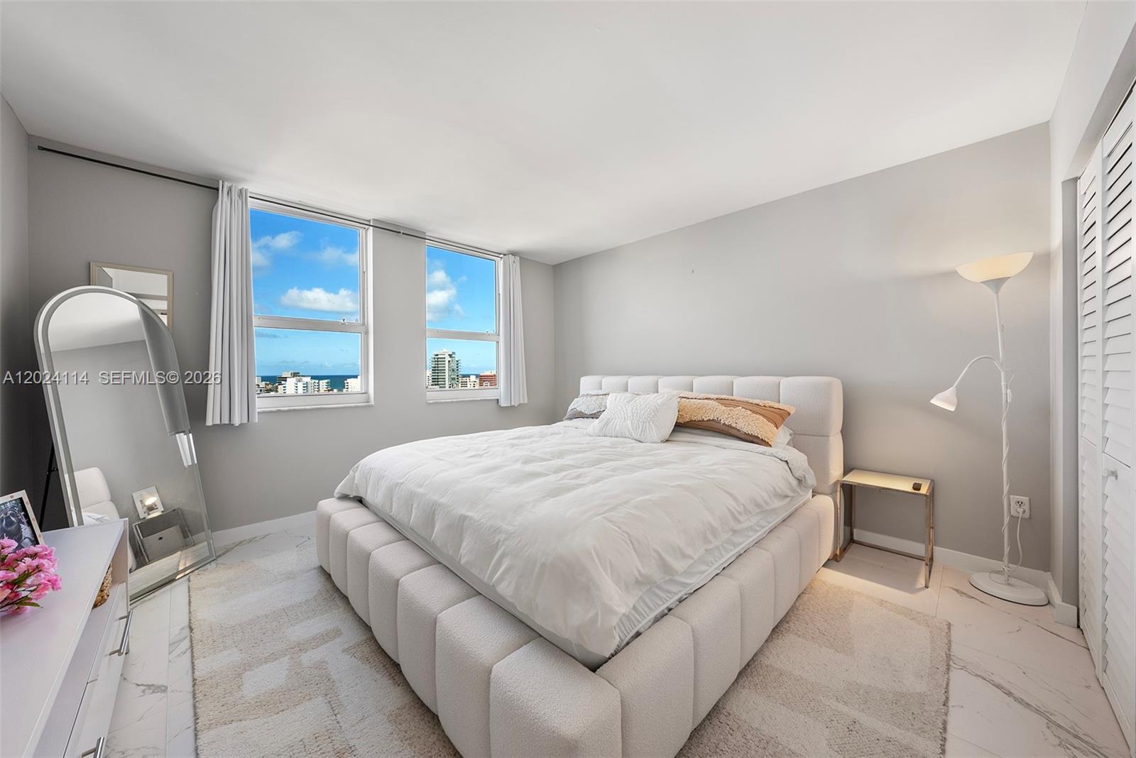 90 Alton Road, Unit 1405 Miami Beach, FL 33139 - Photo 4 of 39 Gallery Image 4