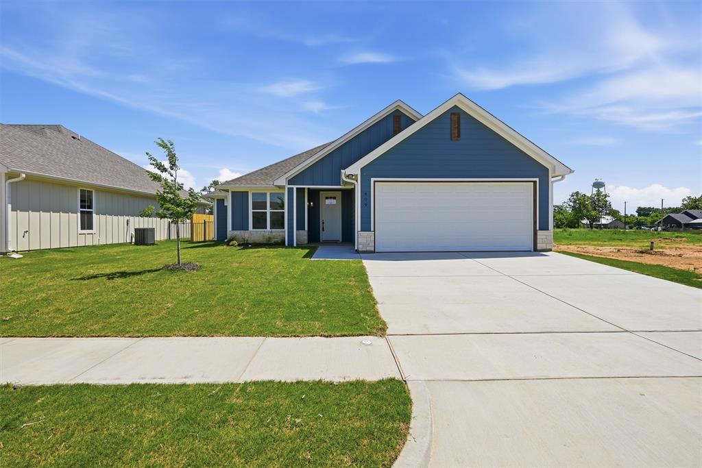 809 Lavender Court Tolar, TX 76476 - Photo 2 of 40