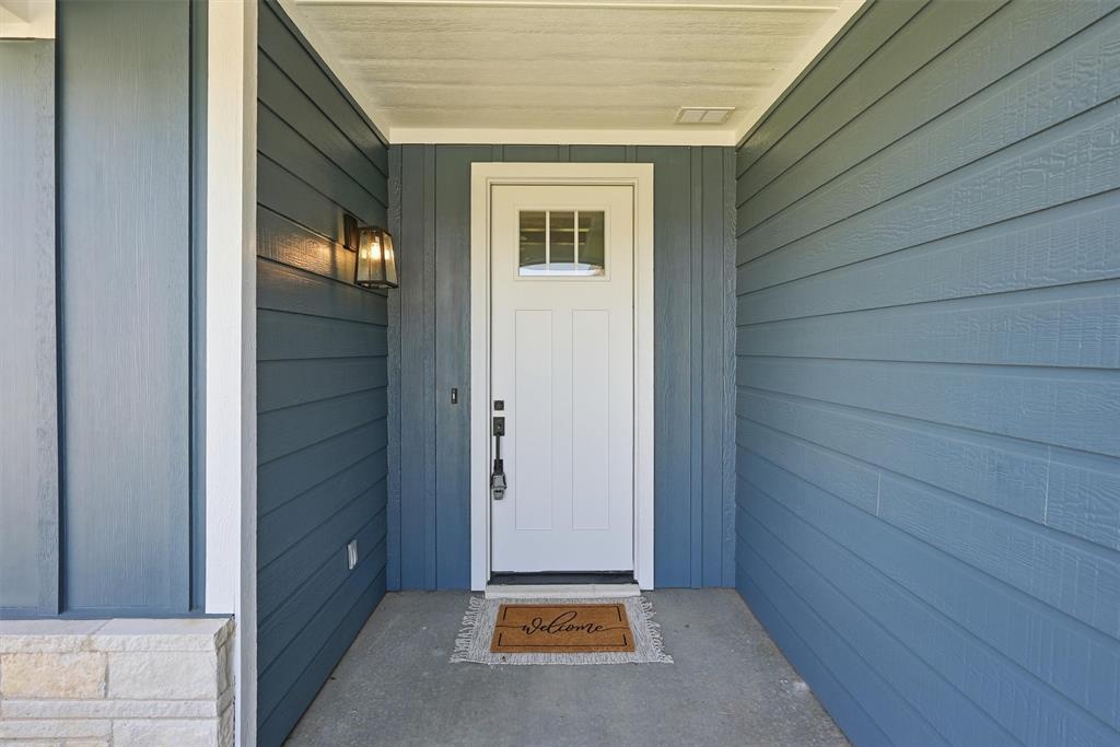 809 Lavender Court Tolar, TX 76476 - Photo 5 of 40