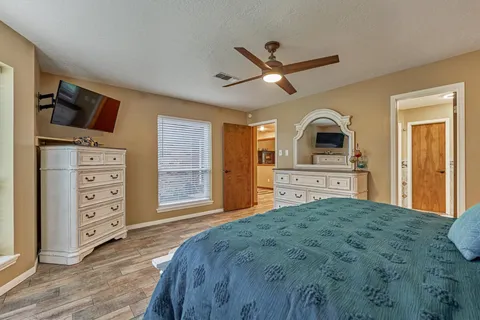 $447,000 | 660 Hillcrest Drive, Huntsville, TX 77340