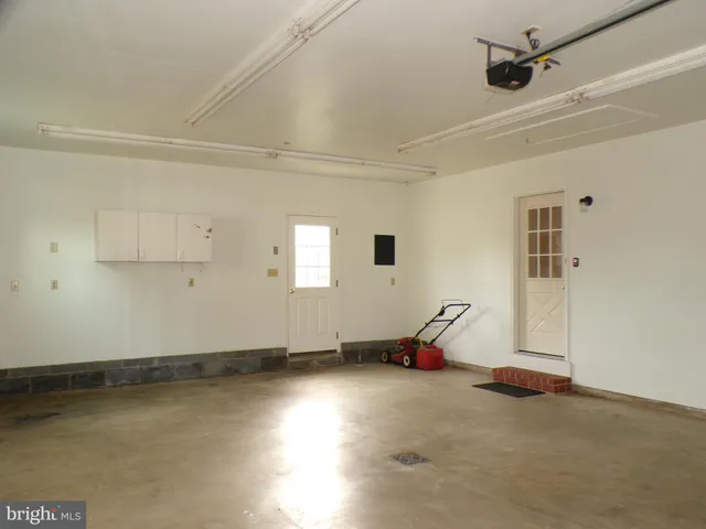 an empty room with a empty space