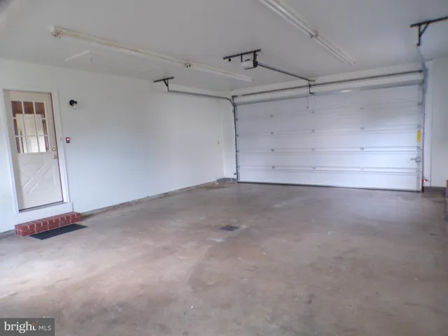 an empty room with a empty space