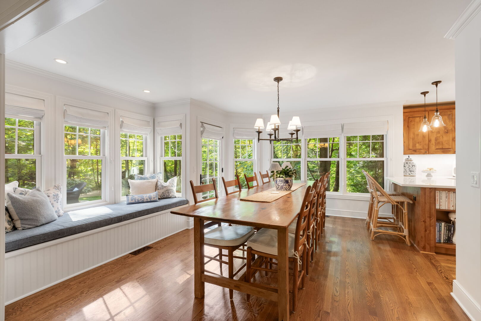 719 Birch Road Lake Bluff, IL 60044 - Photo 12 of 47 Gallery Image 12