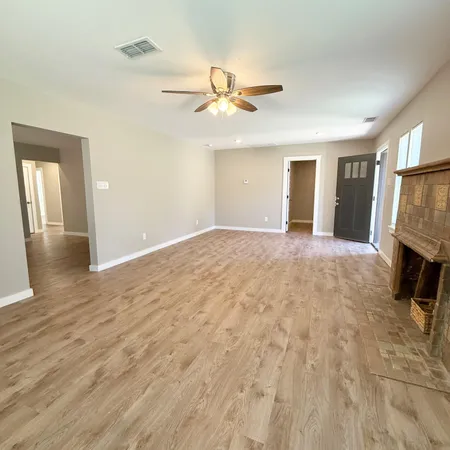 $3,200 | 2222 16th Street, Lubbock, TX 79401