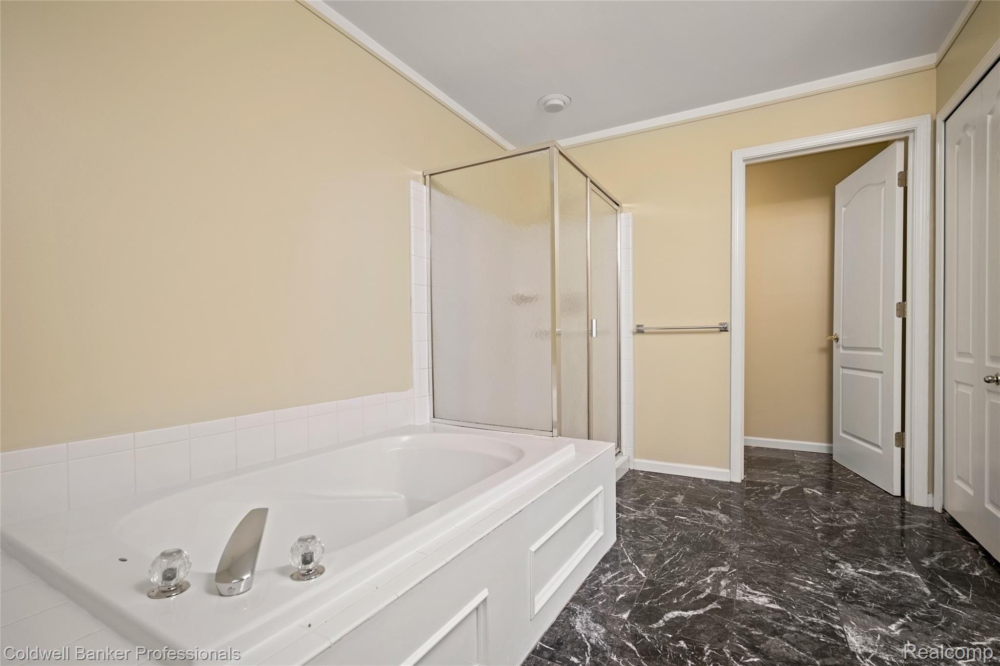 2252 Creek Bend, Unit 104 Rochester, MI 48309 - Photo 30 of 43 CreekbendUpdated-22.jpg