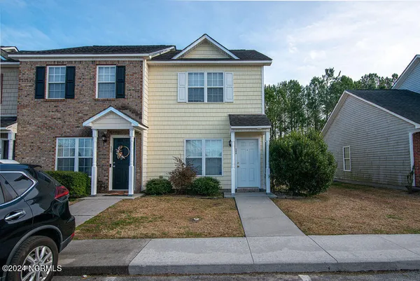 $1,300 | 300 Streamwood Drive, Jacksonville, NC 28546