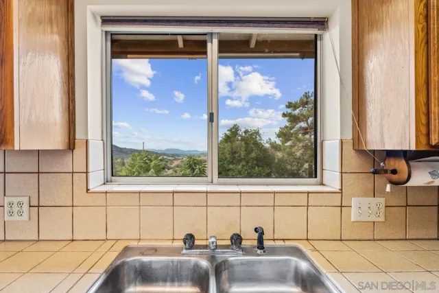 $1,075,000 | 25861 East Old Julian Highway, Ramona, CA 92065