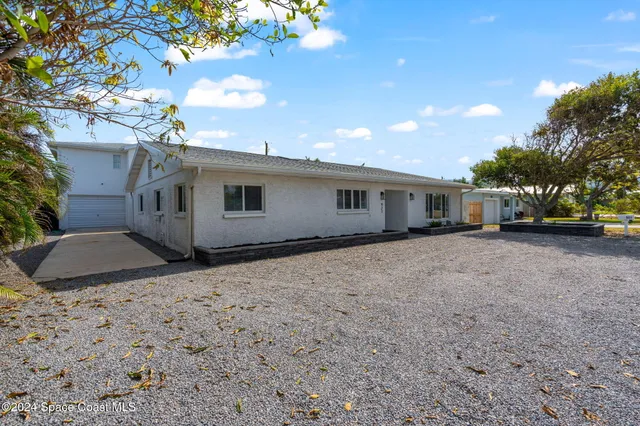 a view of a house with a outdoor space