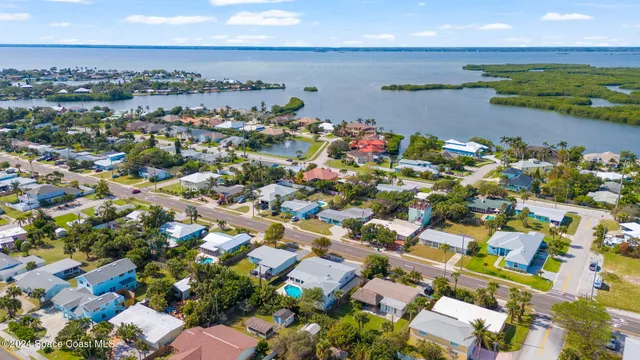 $1,095,000 | 921 South Orlando Avenue, Cocoa Beach, FL 32931