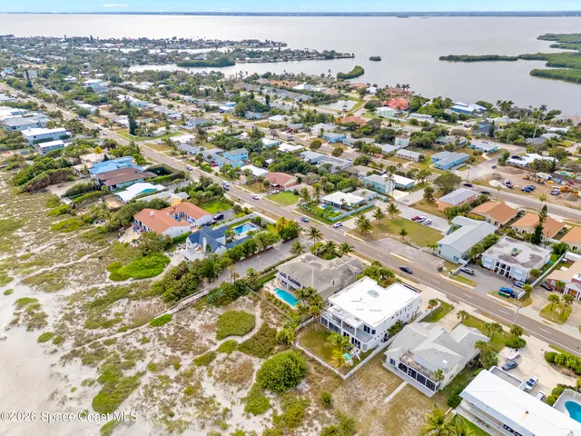 $1,095,000 | 921 South Orlando Avenue, Cocoa Beach, FL 32931