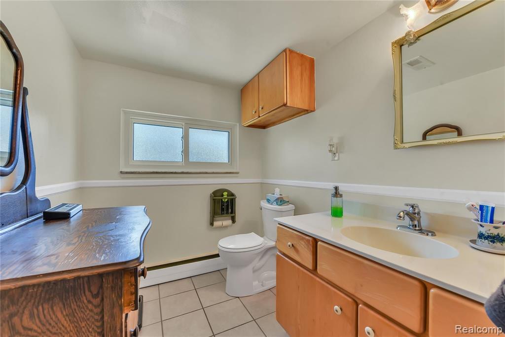 2073 Walton Boulevard Rochester Hills, MI 48309 - Photo 20 of 29