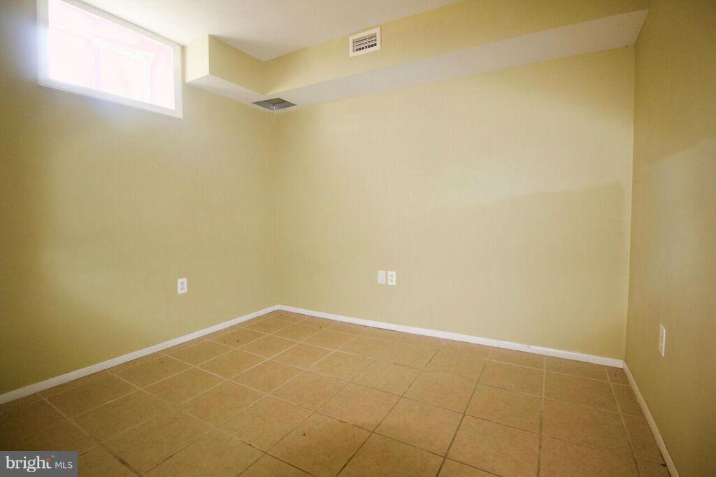 611 Cheraton Road Baltimore, MD 21225 - Photo 18 of 21 Bedroom