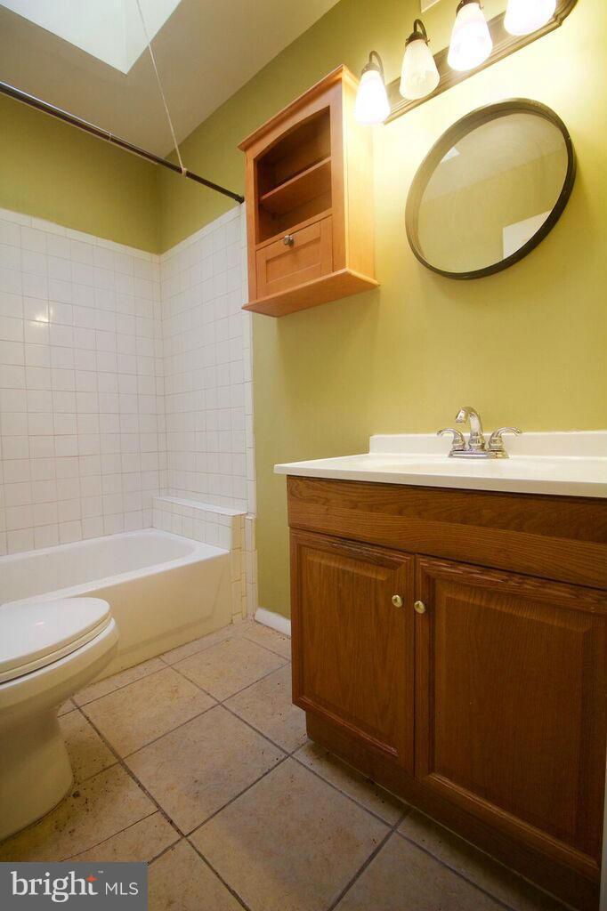 611 Cheraton Road Baltimore, MD 21225 - Photo 10 of 21 Bath
