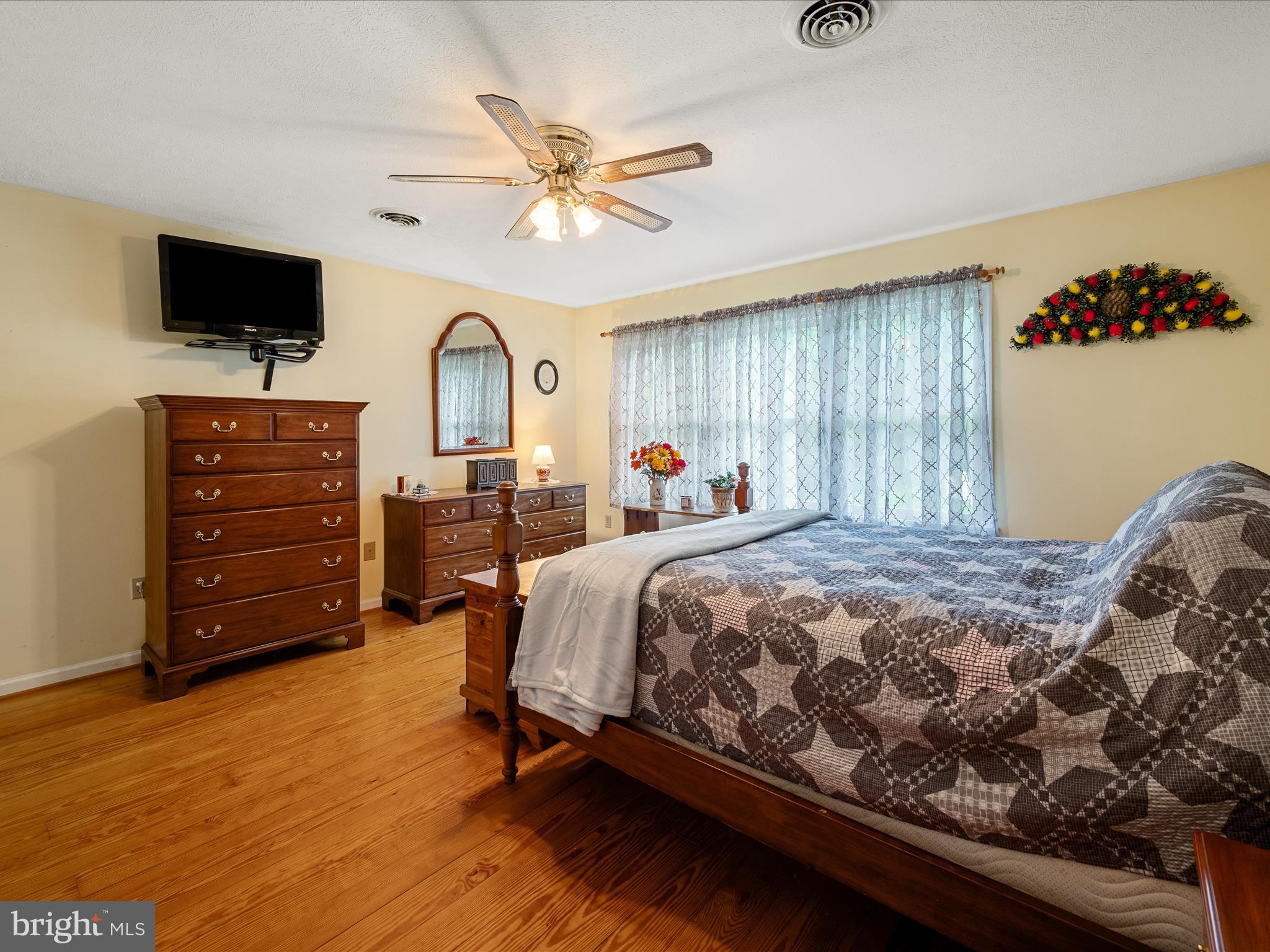 281 Light Road Winchester, VA 22603 - Photo 31 of 54 Primary Bedroom Suite