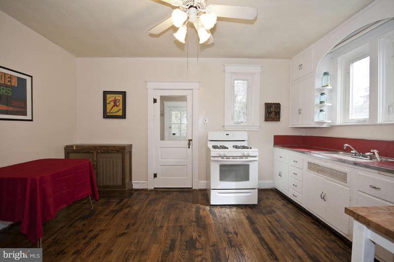 3024 Beverly Road Baltimore, MD 21214 - Photo 11 of 30 Kitchen