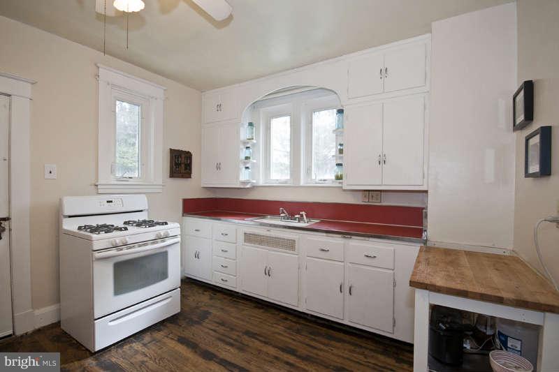 3024 Beverly Road Baltimore, MD 21214 - Photo 12 of 30 Kitchen