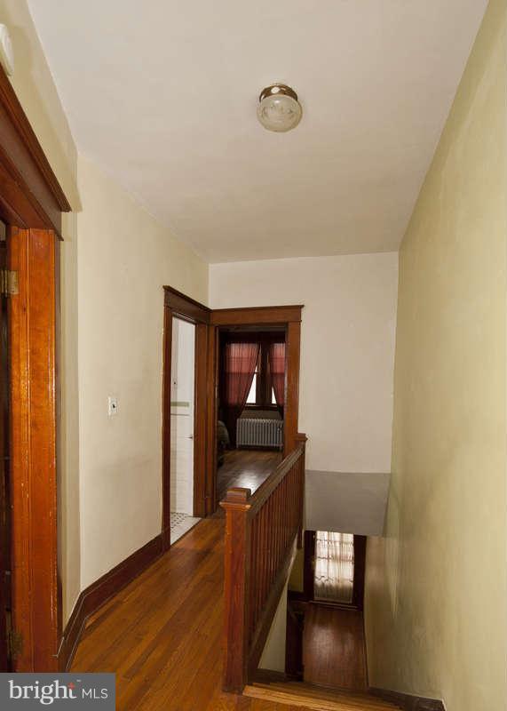 3024 Beverly Road Baltimore, MD 21214 - Photo 17 of 30 Upstairs Hallway