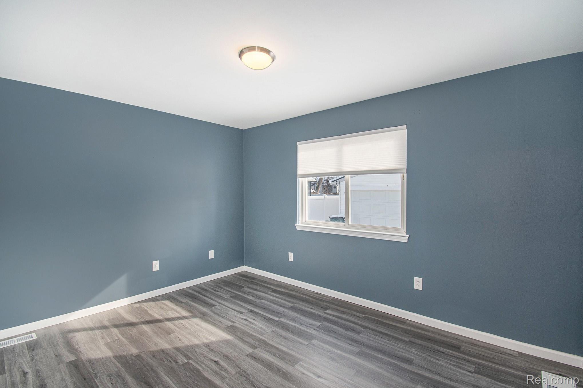 1273 Princeton Road Berkley, MI 48072 - Photo 18 of 35 210211 Floare 1273 Princeton_24.jpg