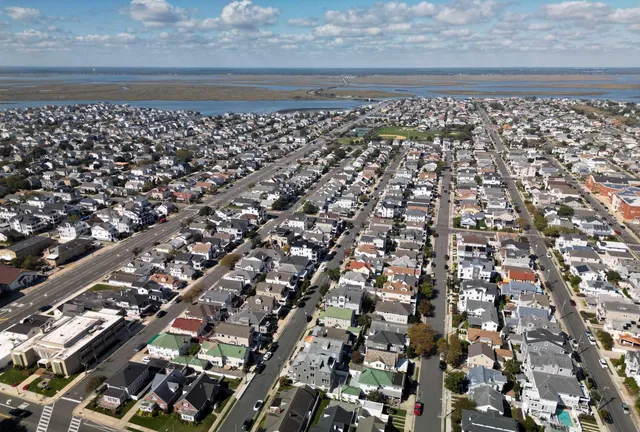 $2,399,000 | 5 North Iroquois Avenue, Margate City, NJ 08402