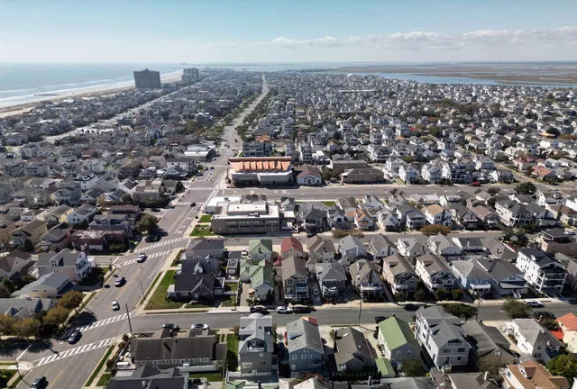 $2,399,000 | 5 North Iroquois Avenue, Margate City, NJ 08402