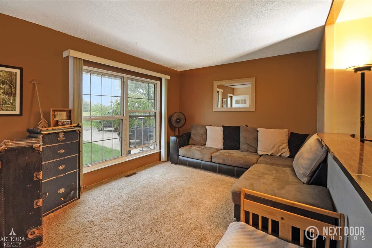 4940 County Line Road New Haven, MI 48048 - Photo 5 of 23 31370218-4.JPG