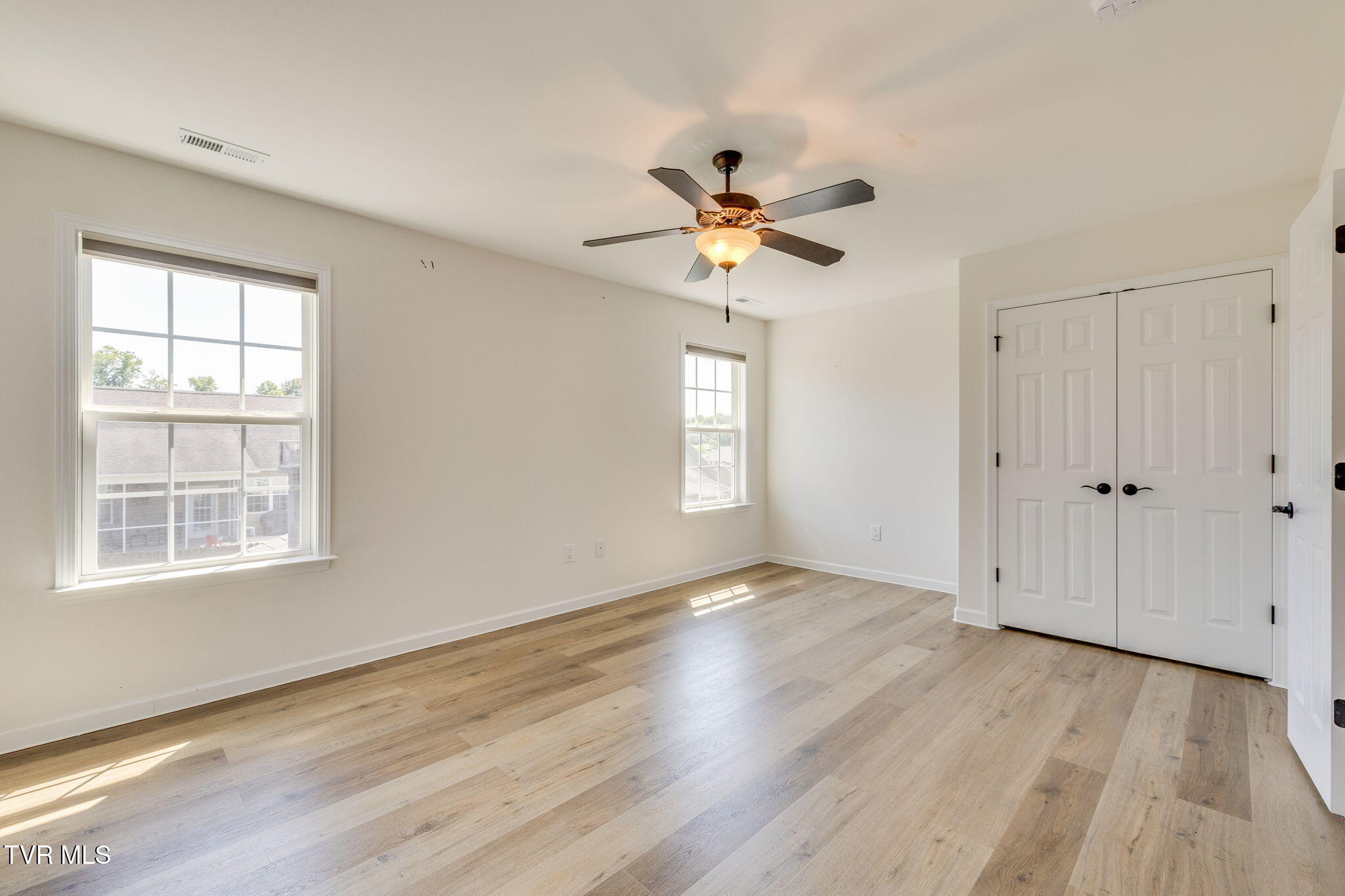 587 Suffolk Road Johnson City, TN 37615 - Photo 40 of 56 040