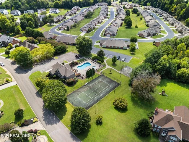 $399,000 | 7527 St Baron Way, Powell, TN 37849