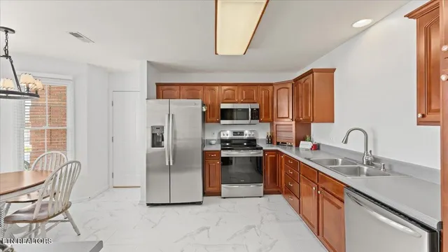 $399,000 | 7527 St Baron Way, Powell, TN 37849