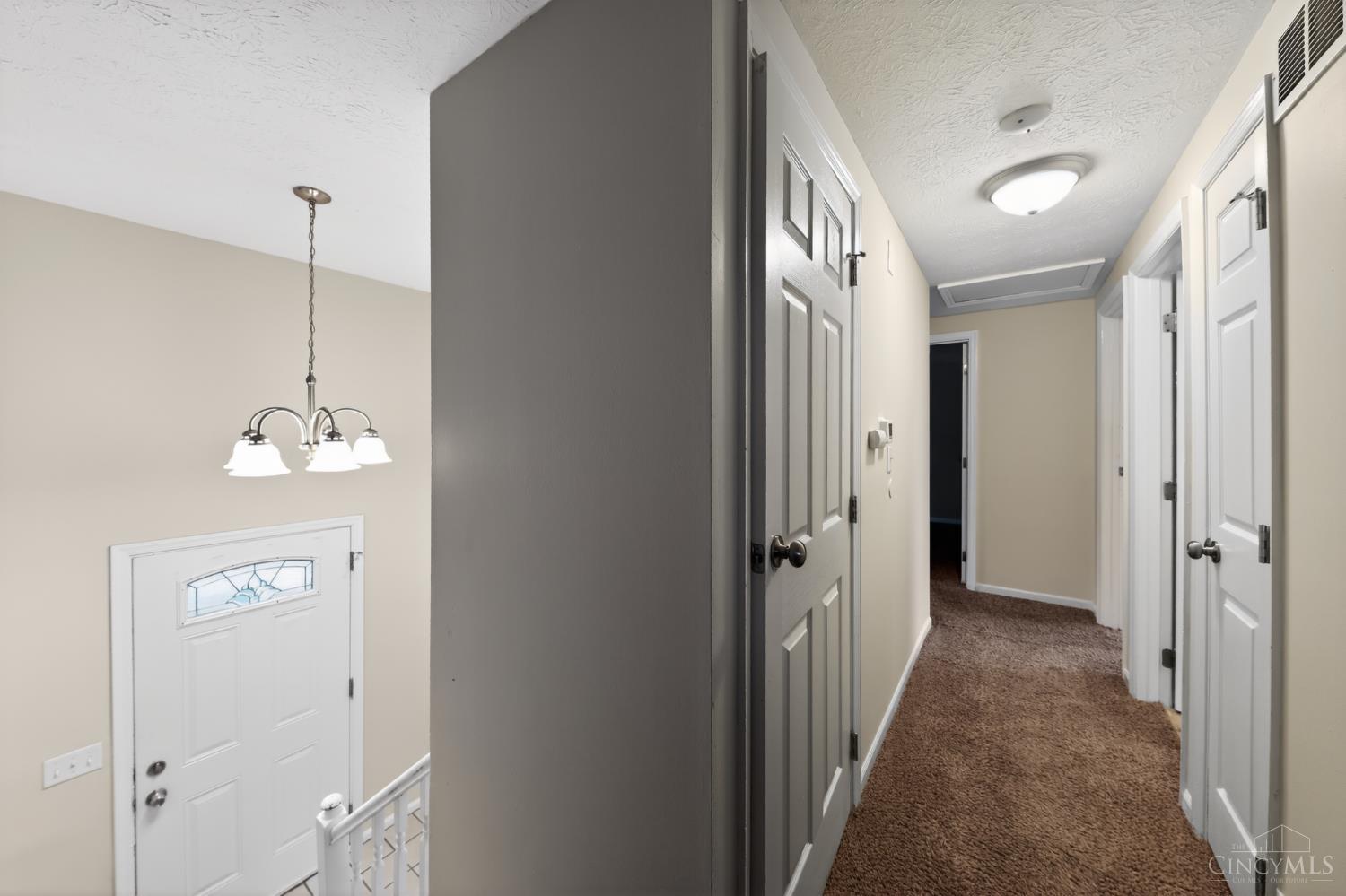 11512 Pippin Road Cincinnati, OH 45231 - Photo 6 of 30
