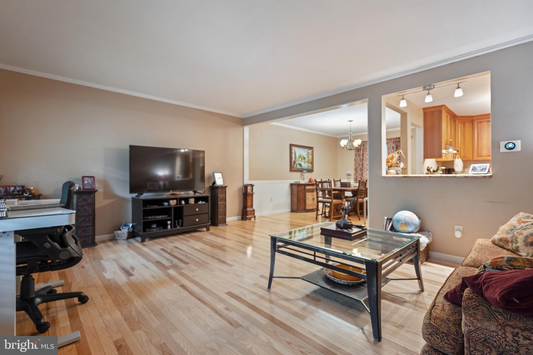 6086 Sunny Spring Columbia, MD 21044 - Photo 8 of 47 Gallery Image 8