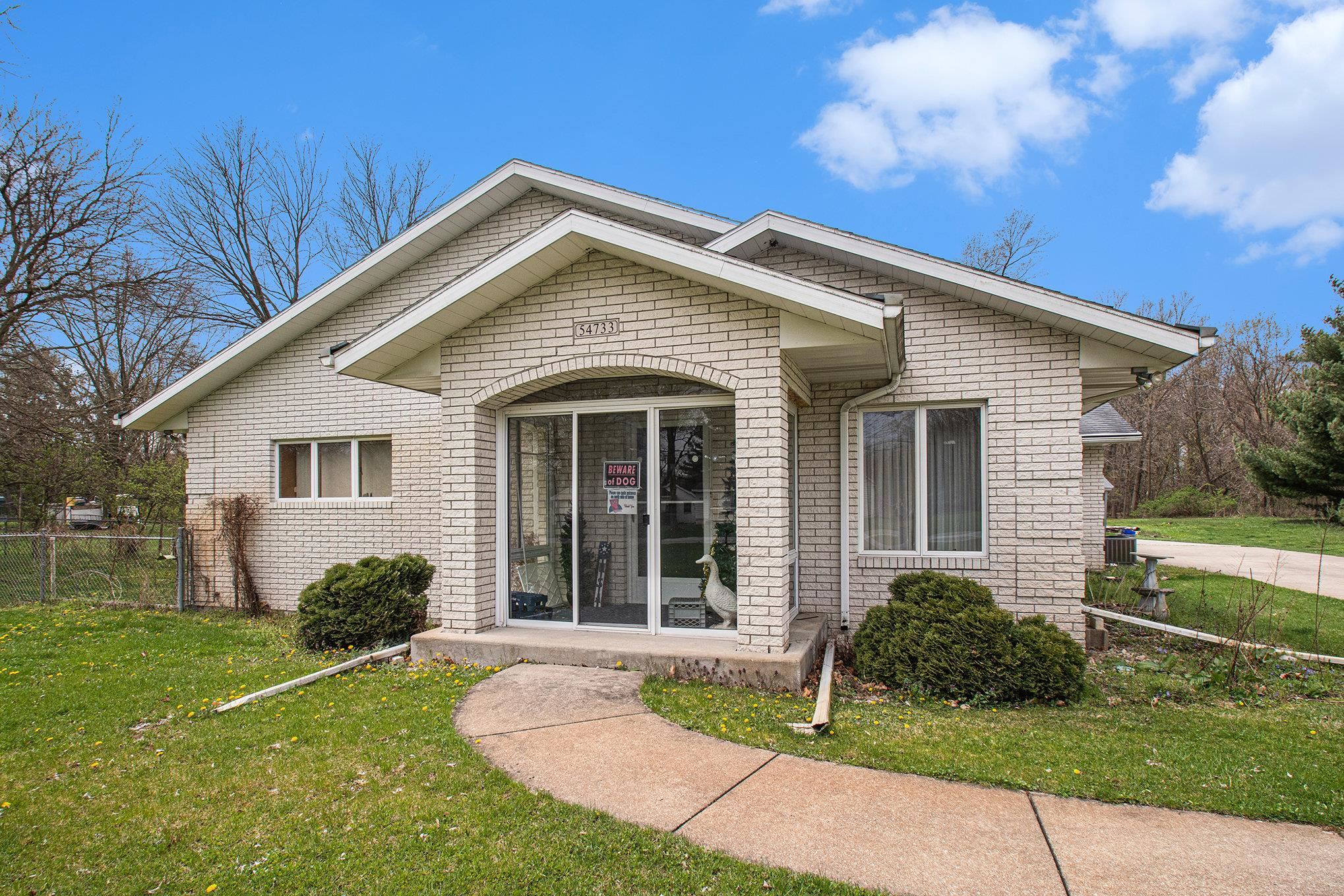 54733 Pear Road South Bend, IN 46628 - Photo 4 of 35