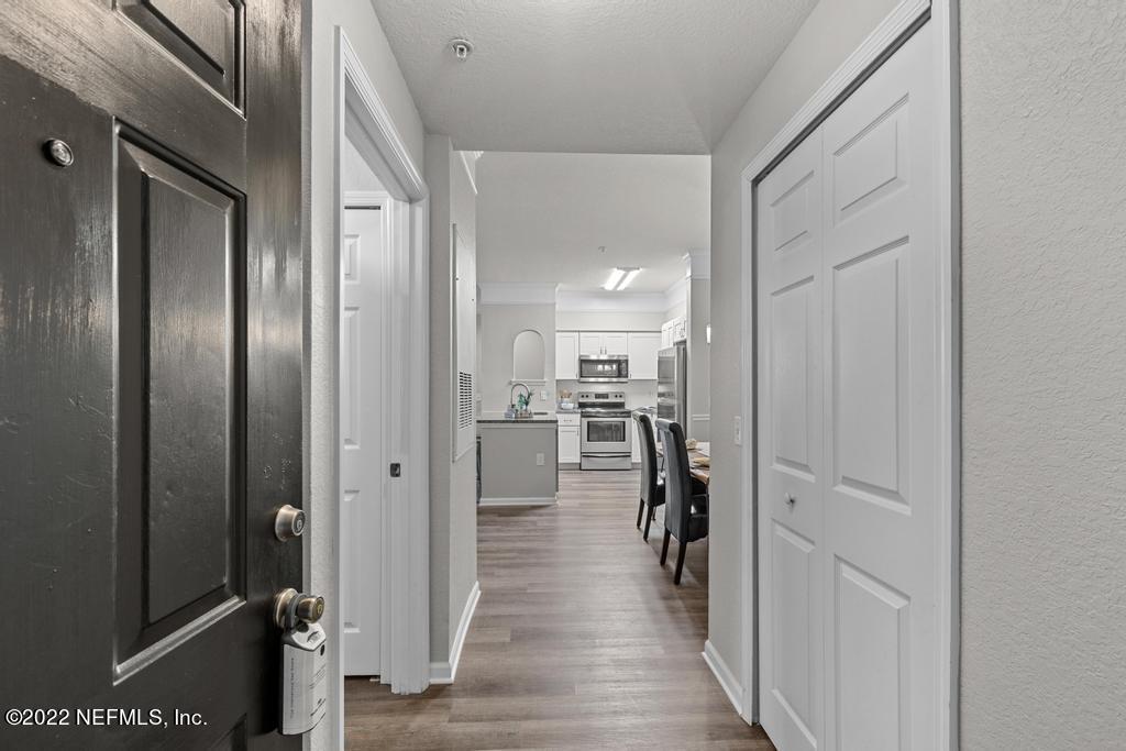 8550 Touchton Road, Unit 1811 Jacksonville, FL 32216 - Photo 7 of 44 Foyer