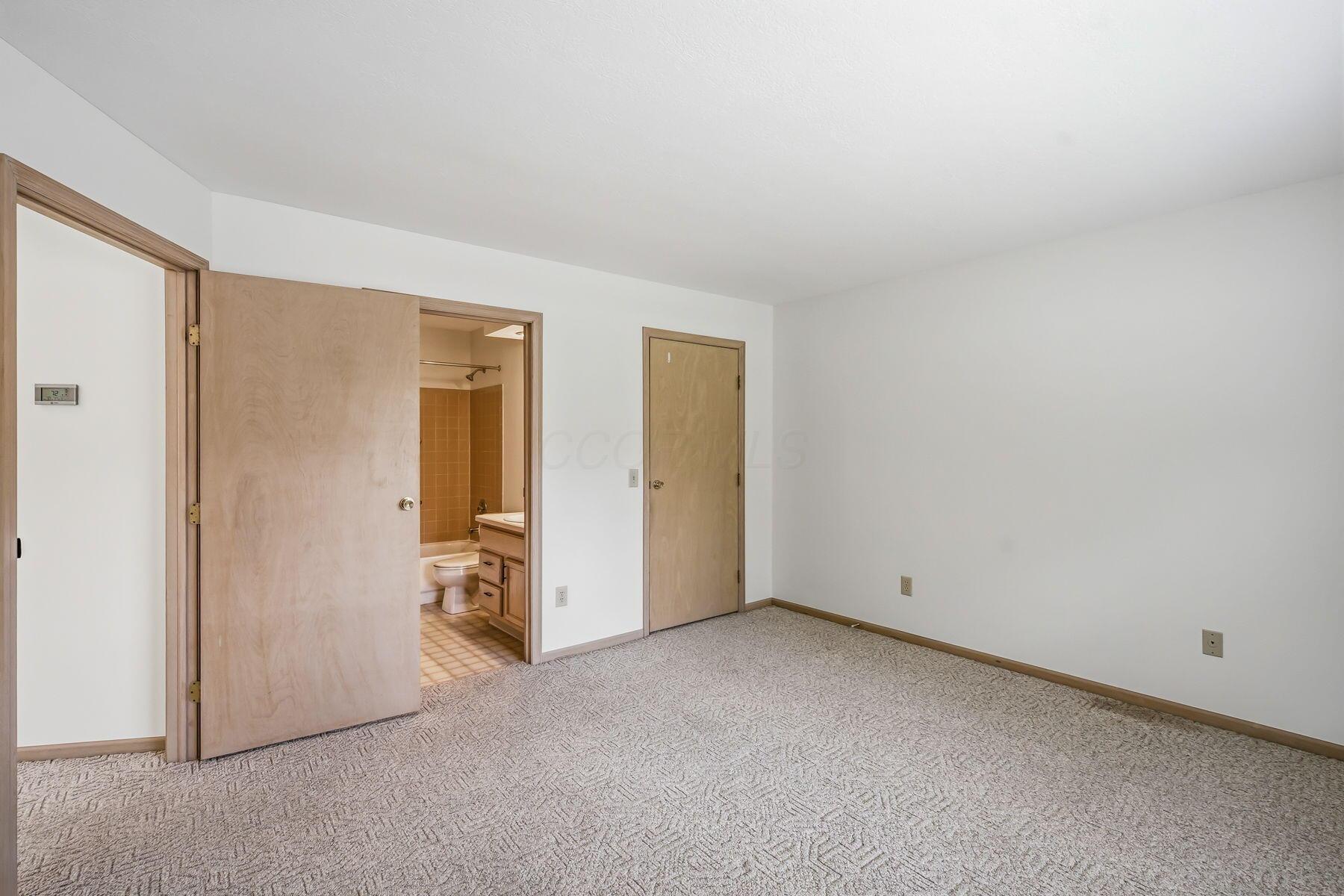 5831 Locbury Lane, Unit R Dublin, OH 43016 - Photo 20 of 35