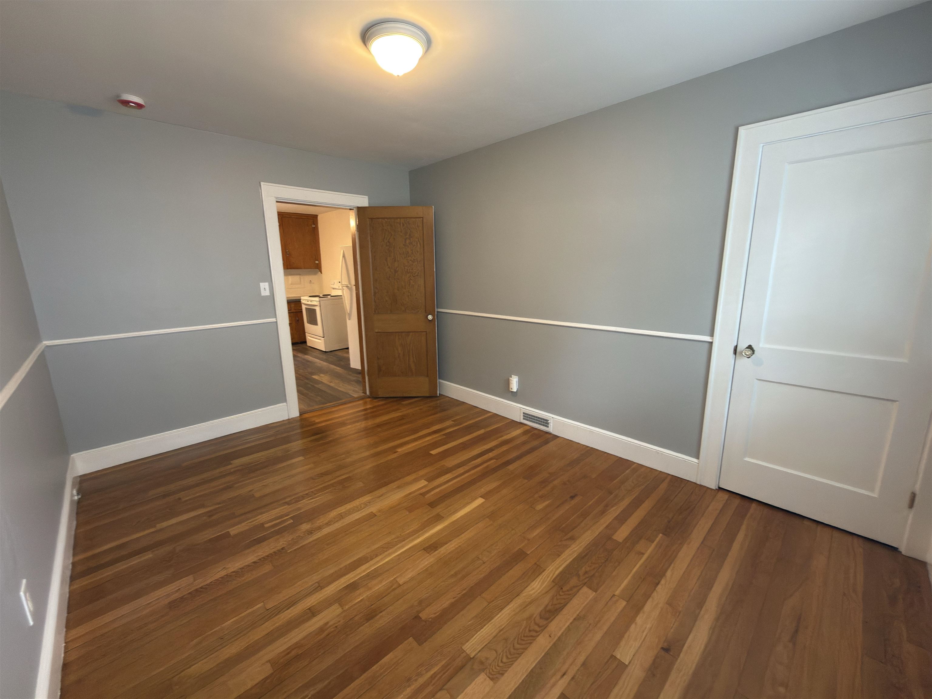 573 Spruce Street Manchester, NH 03103 - Photo 22 of 28