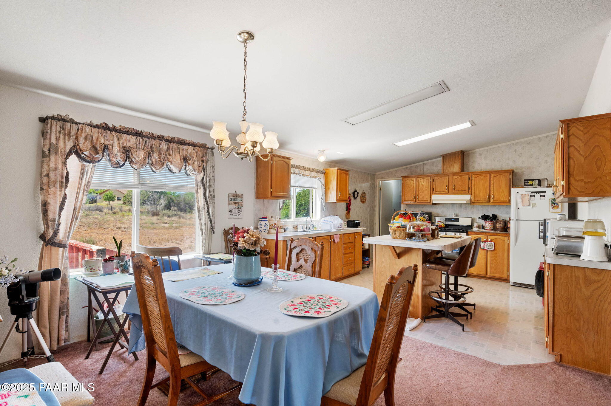 21305 Juniper Ridge Road Paulden, AZ 86334 - Photo 7 of 33 Dining Room