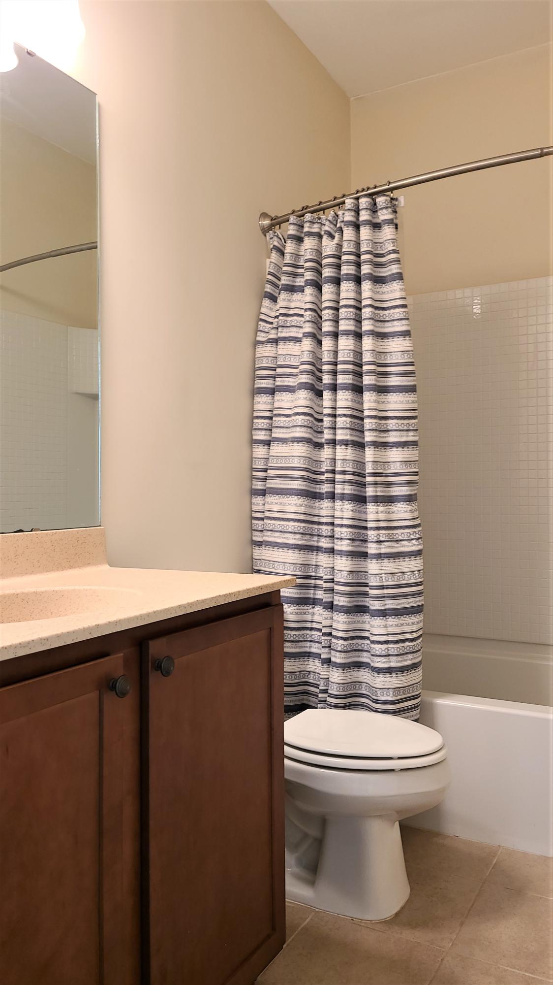 2521 Rutherford Way Charleston, SC 29414 - Photo 25 of 33 2521 Rutherford Full Bathroom