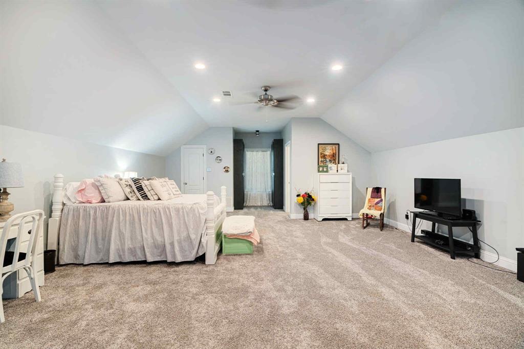 2205 County Road Blossom, TX 75416 - Photo 16 of 27 PRIVATE UPSTAIRS SUITE