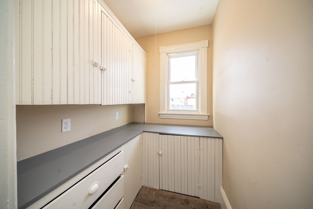 18-20 Milton Street Springfield, MA 01151 - Photo 5 of 17 Gallery Image 5