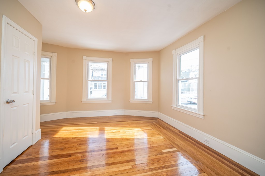 18-20 Milton Street Springfield, MA 01151 - Photo 8 of 17 Gallery Image 8