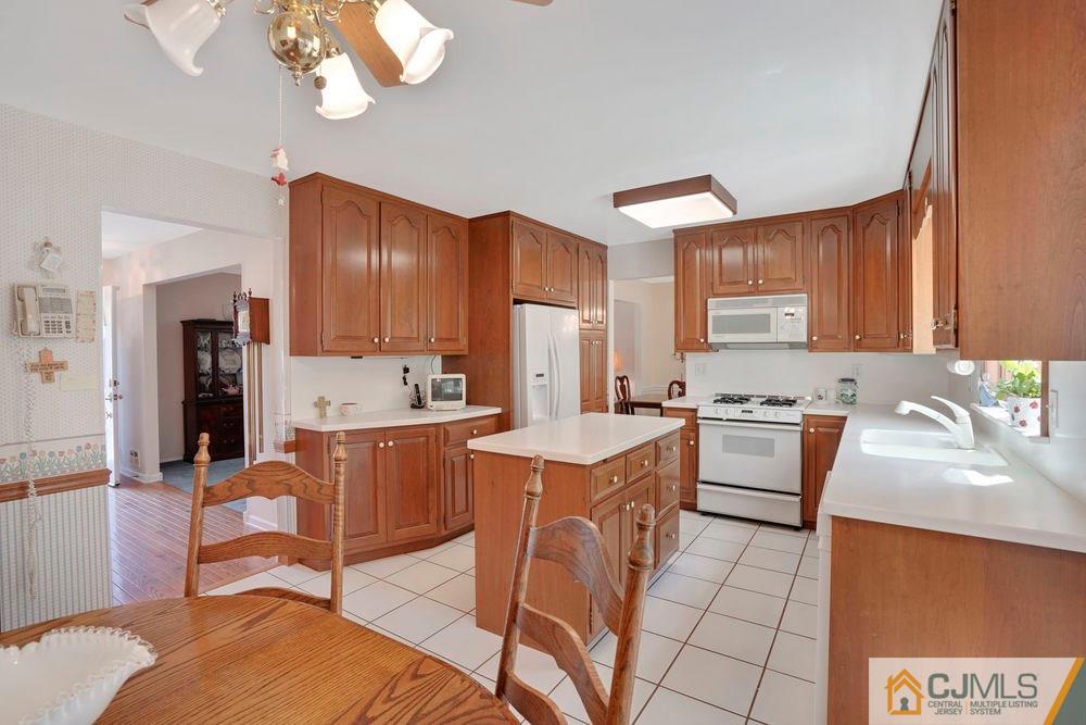 26 Kings Road East Brunswick, NJ 08816 - Photo 19 of 50 Gallery Image 19